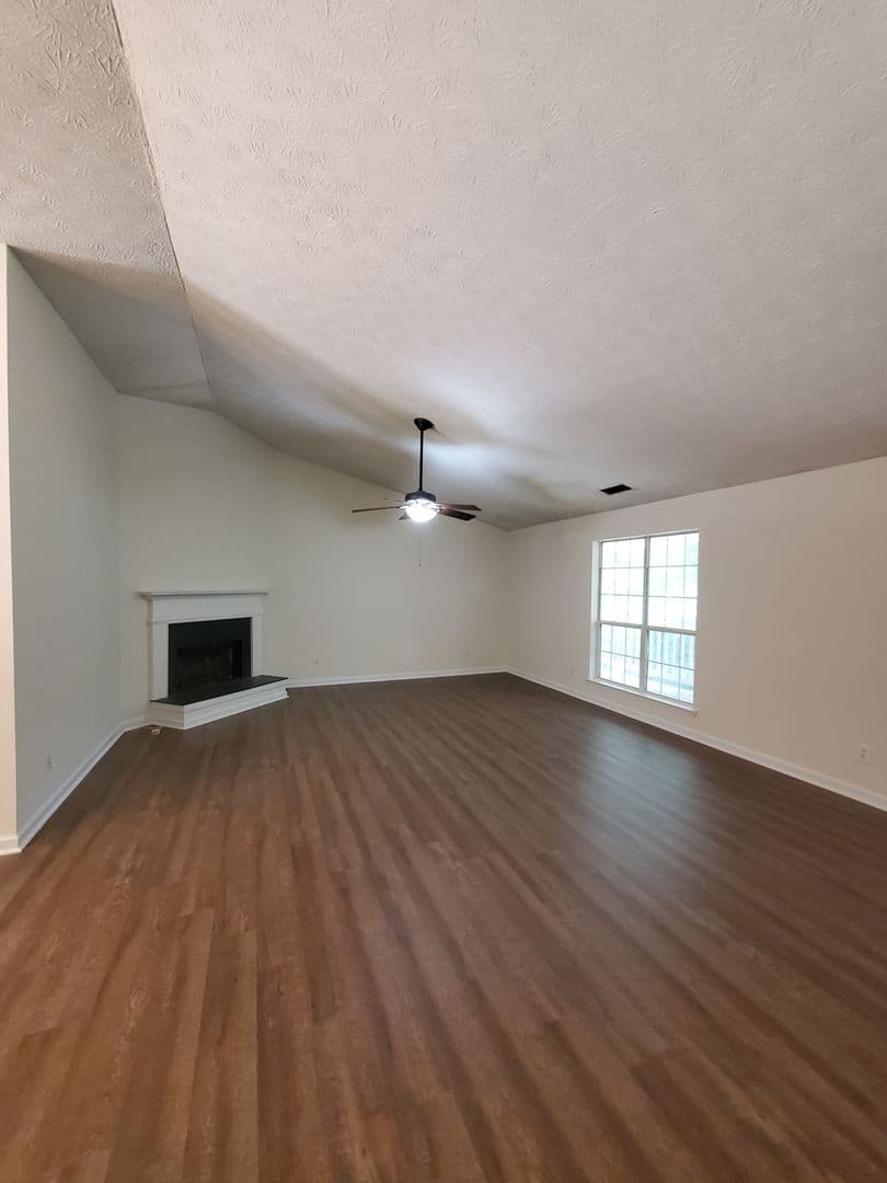 Stockbridge House: 217 Sweetgum Lane
