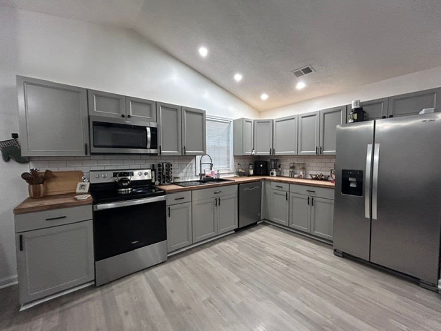 Jacksonville House: 101 Cottonwood Ct