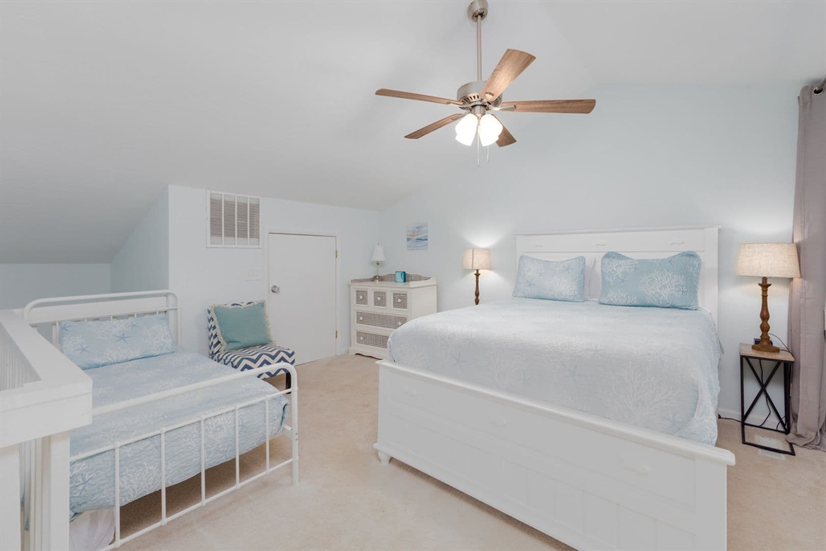 Surf City Condo: 918 N New River Drive #534