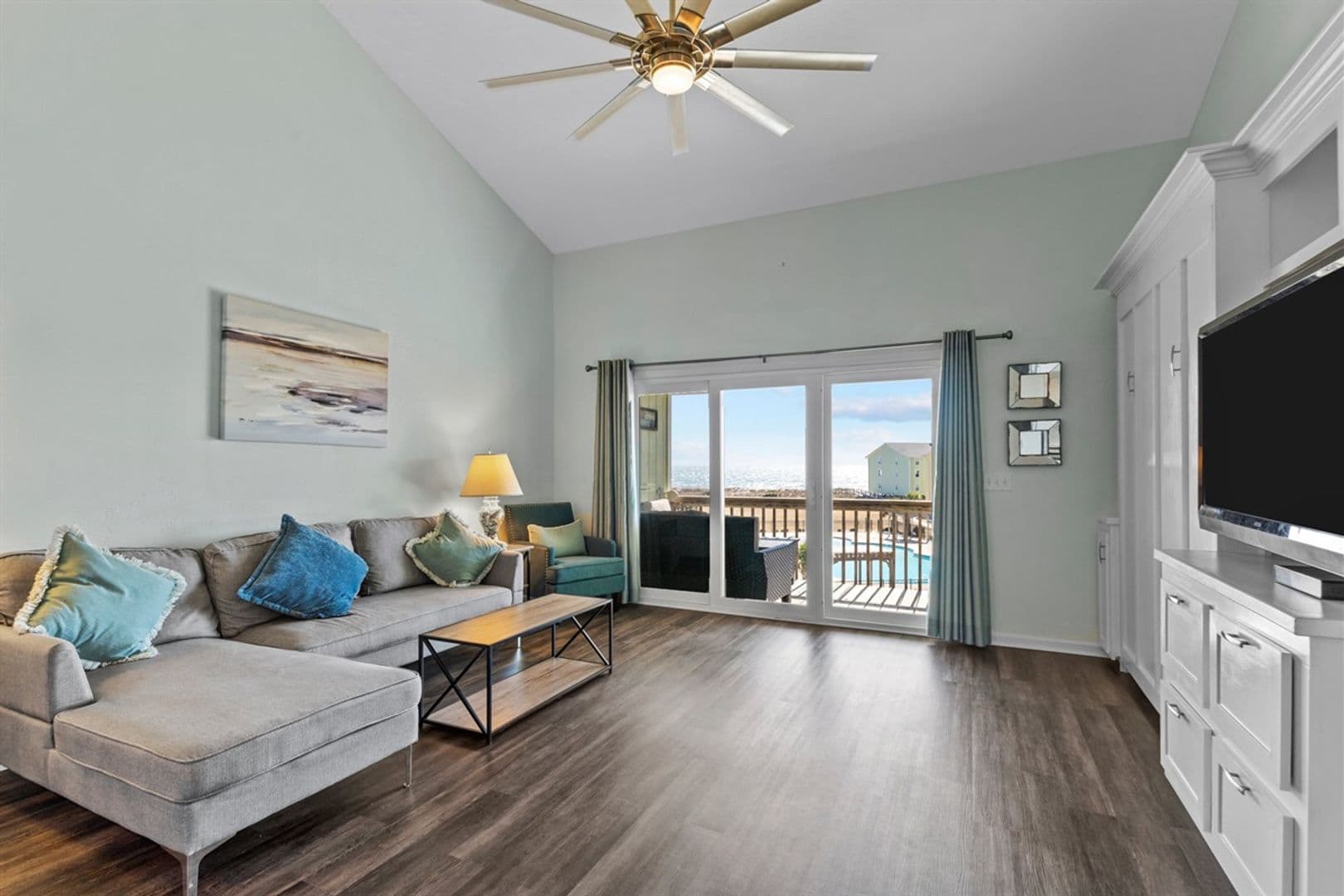 Surf City Condo: 918 N New River Drive #534