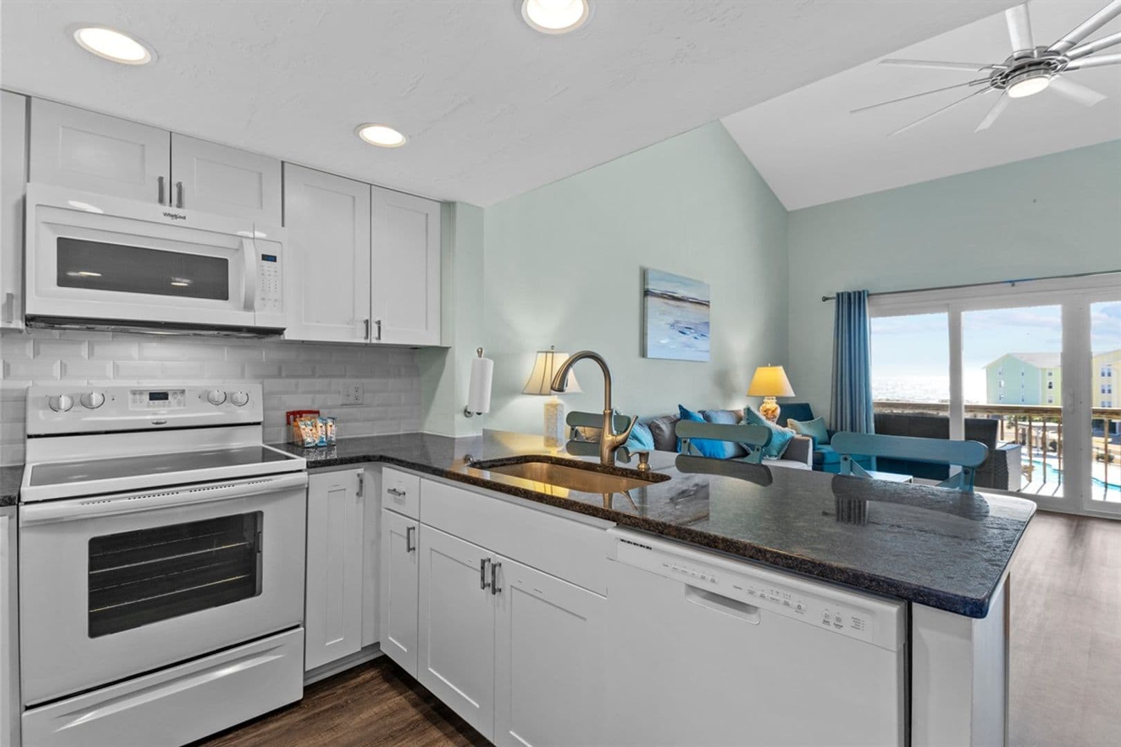 Surf City Condo: 918 N New River Drive #534