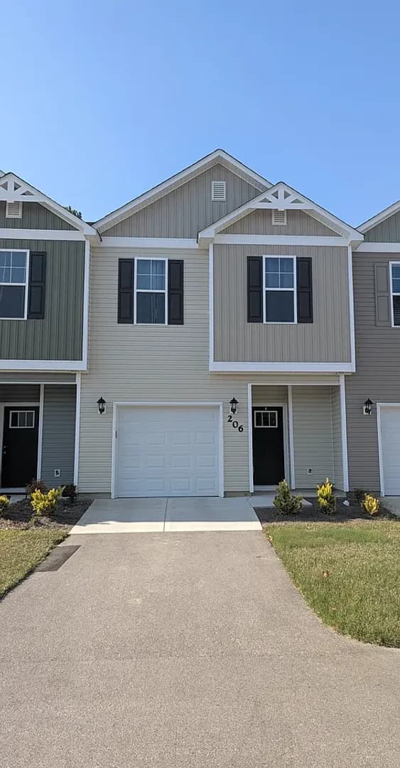 Jacksonville House: 206 Crab Claw Spit Ln