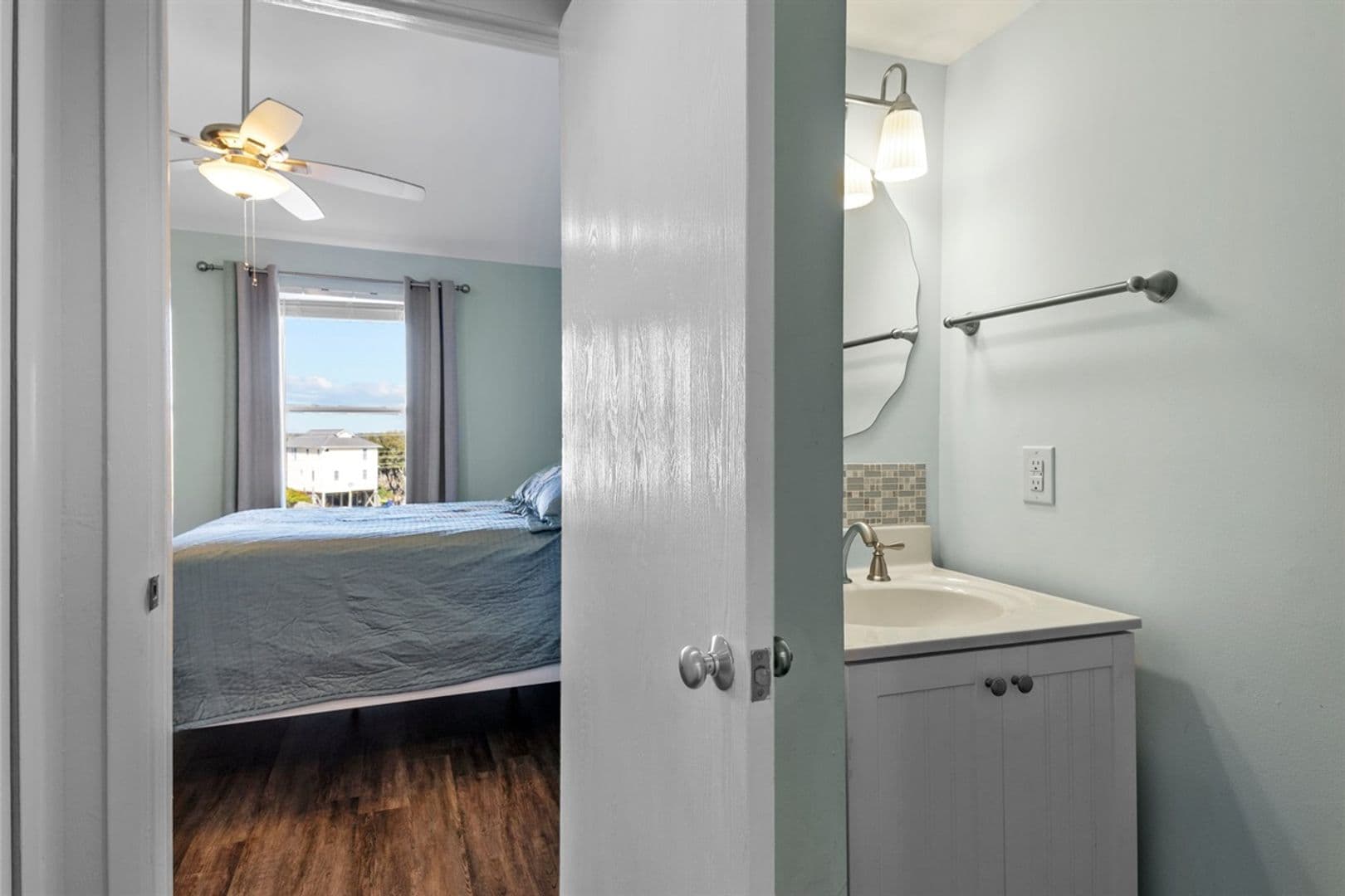Surf City Condo: 918 N New River Drive #534