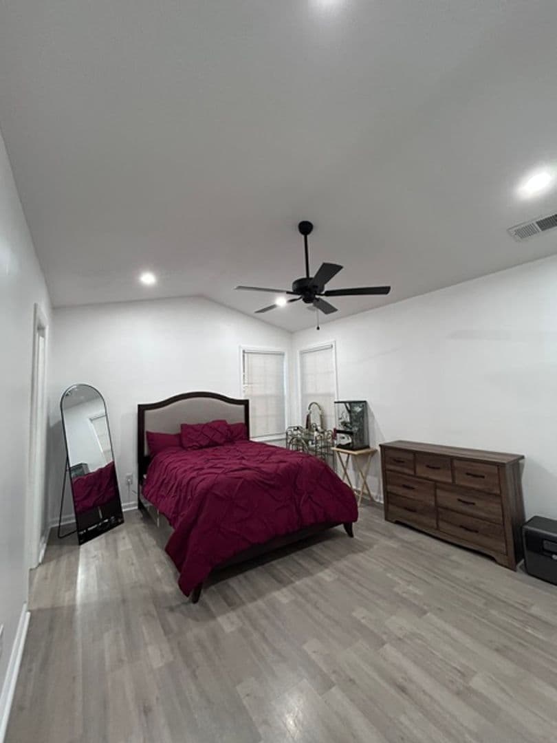 Jacksonville House: 101 Cottonwood Ct