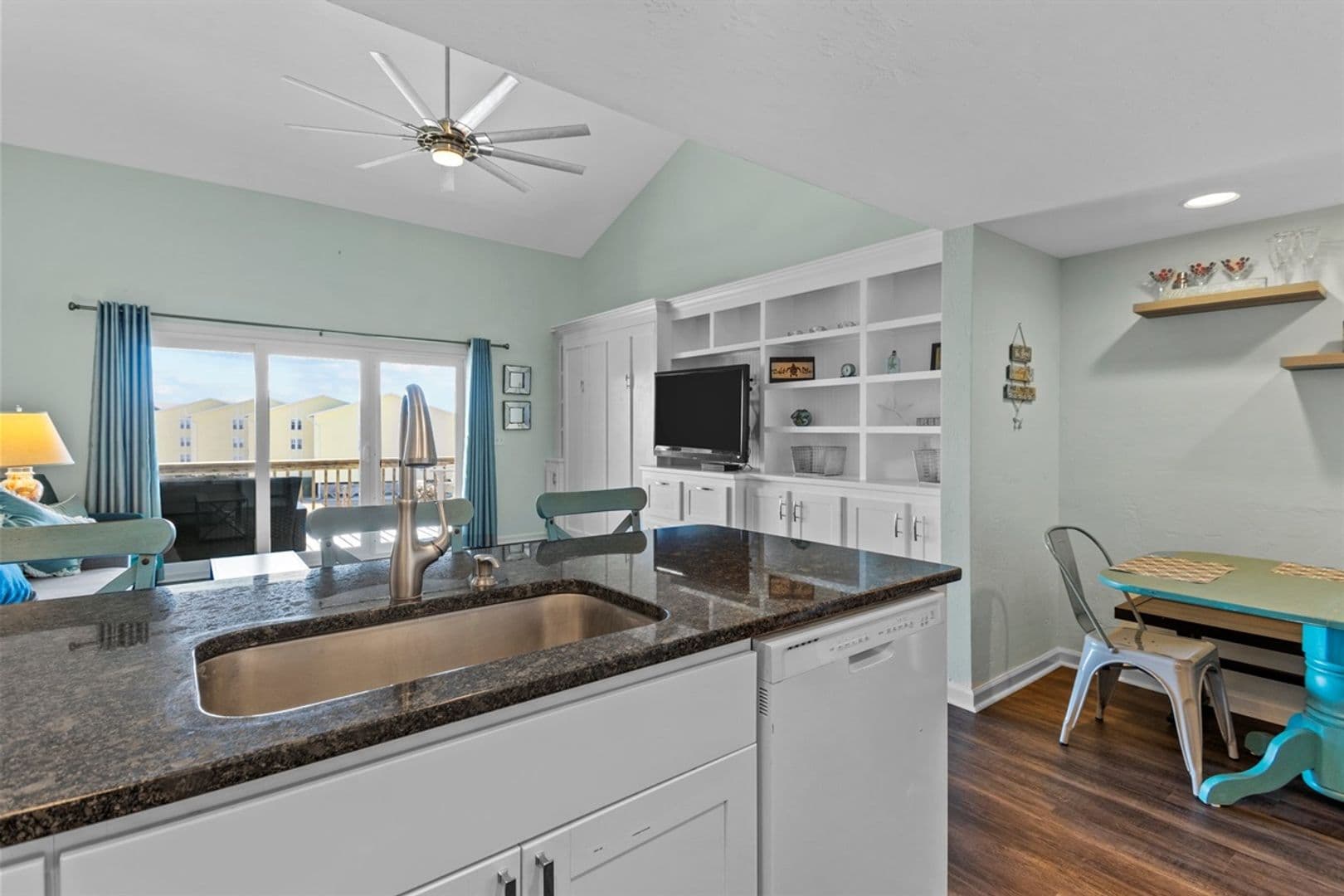 Surf City Condo: 918 N New River Drive #534