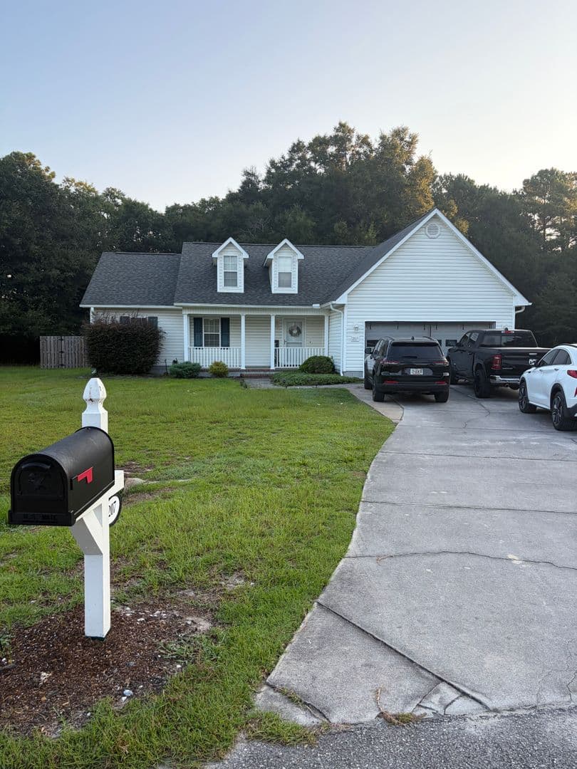 Sneads Ferry House: 207 Bluebird Ct