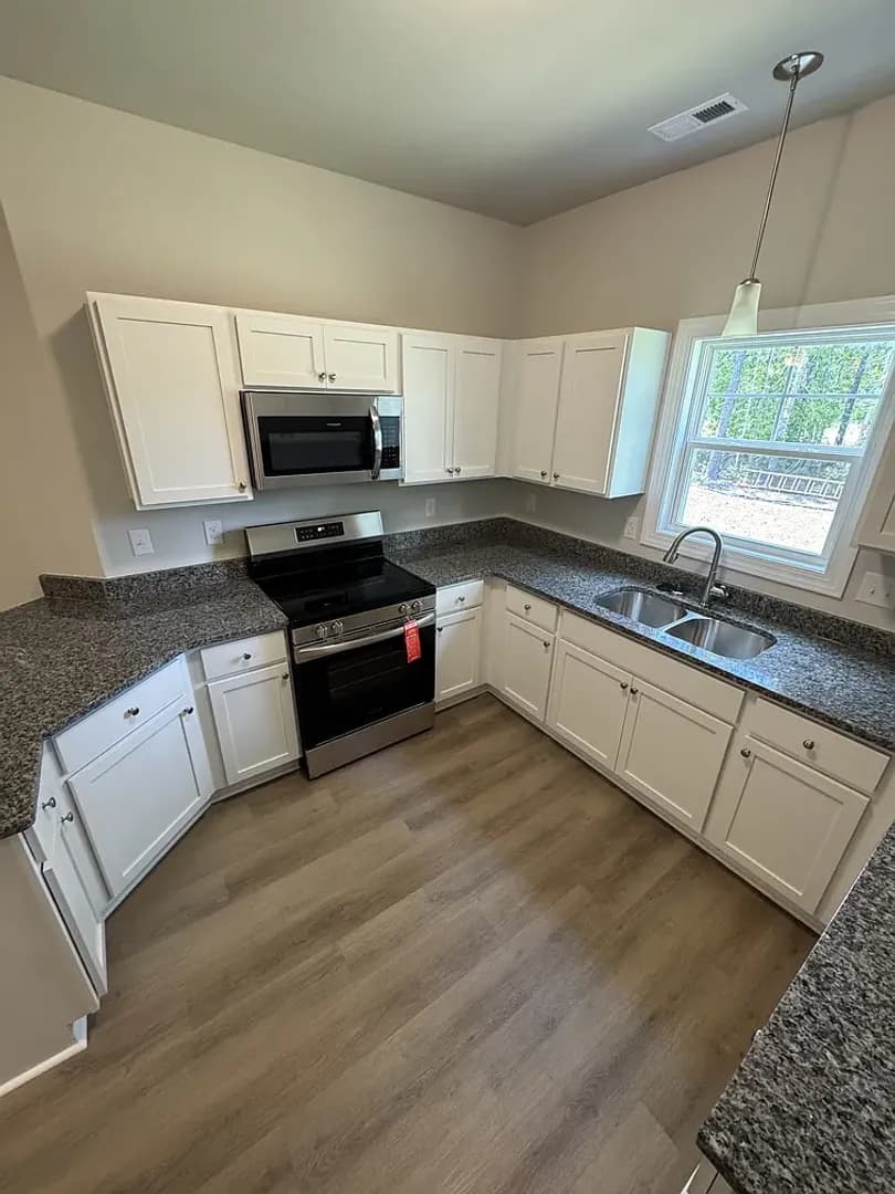 Jacksonville House: 206 Crab Claw Spit Ln