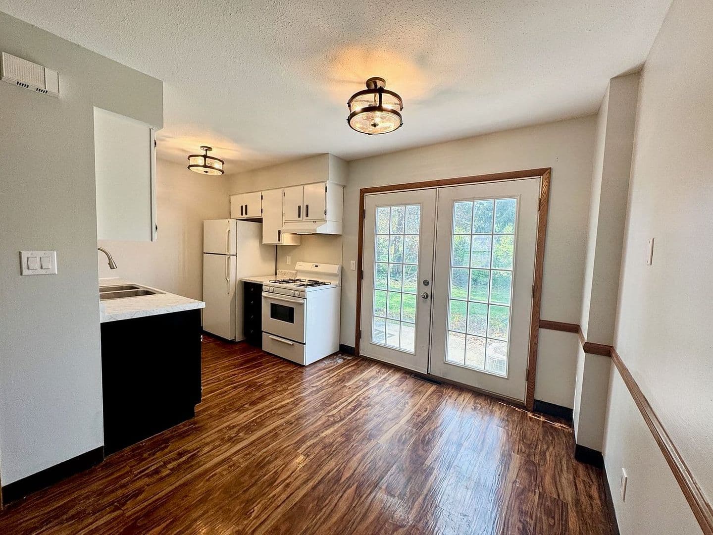 Erie Apartment: 804-810 Powell Ave