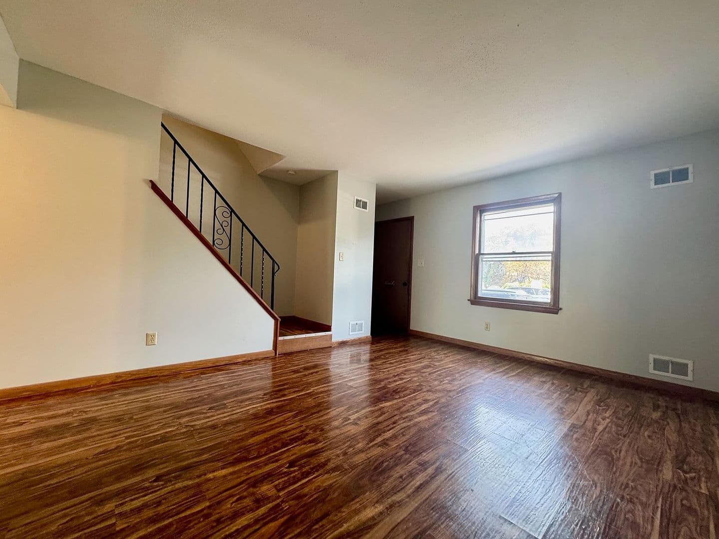 Erie Apartment: 804-810 Powell Ave