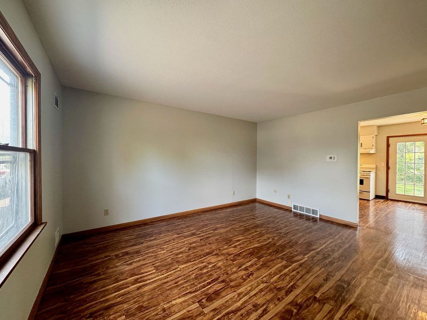 Erie Apartment: 804-810 Powell Ave