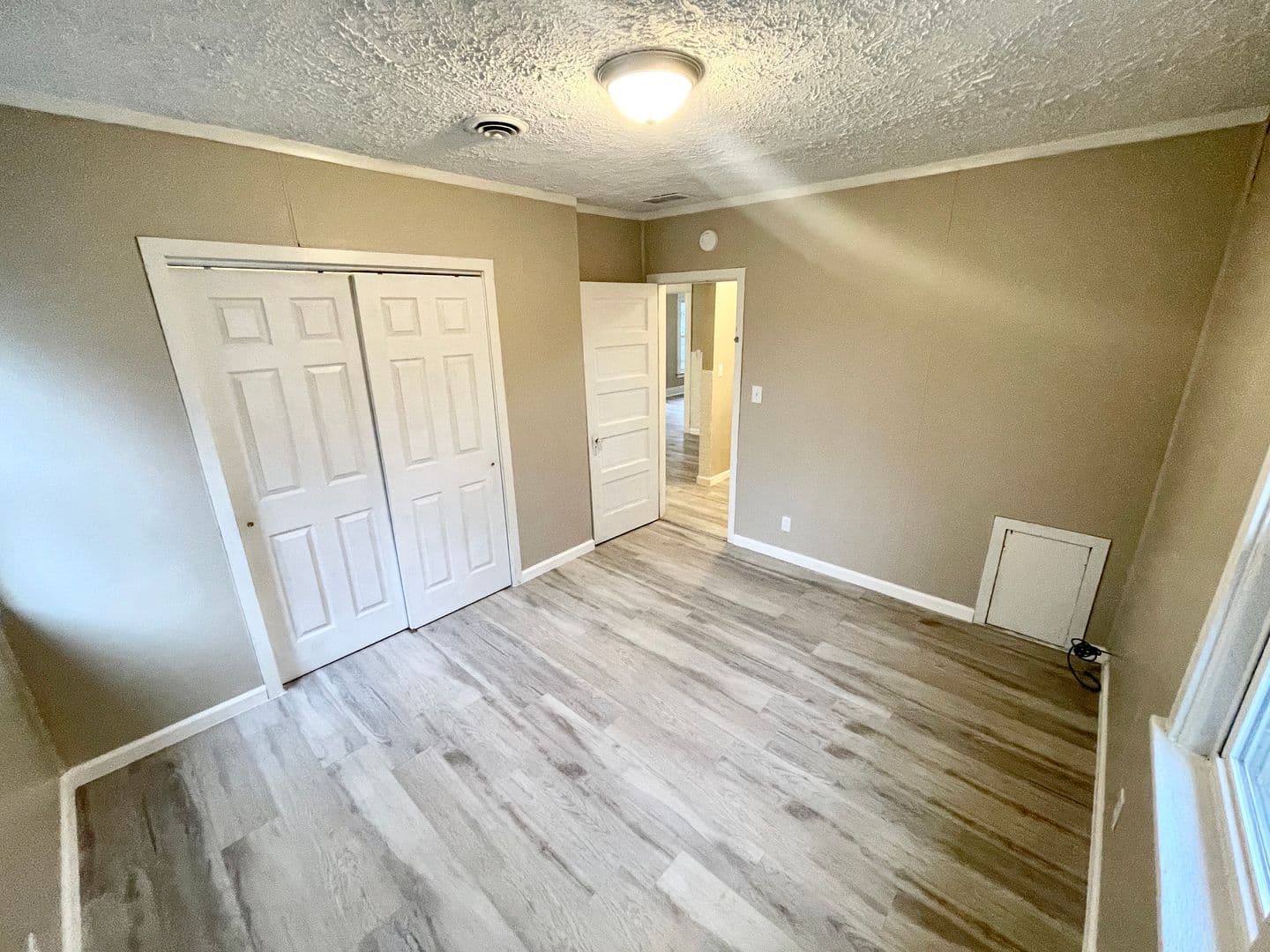 Erie Apartment: 704-706 W 26th St
