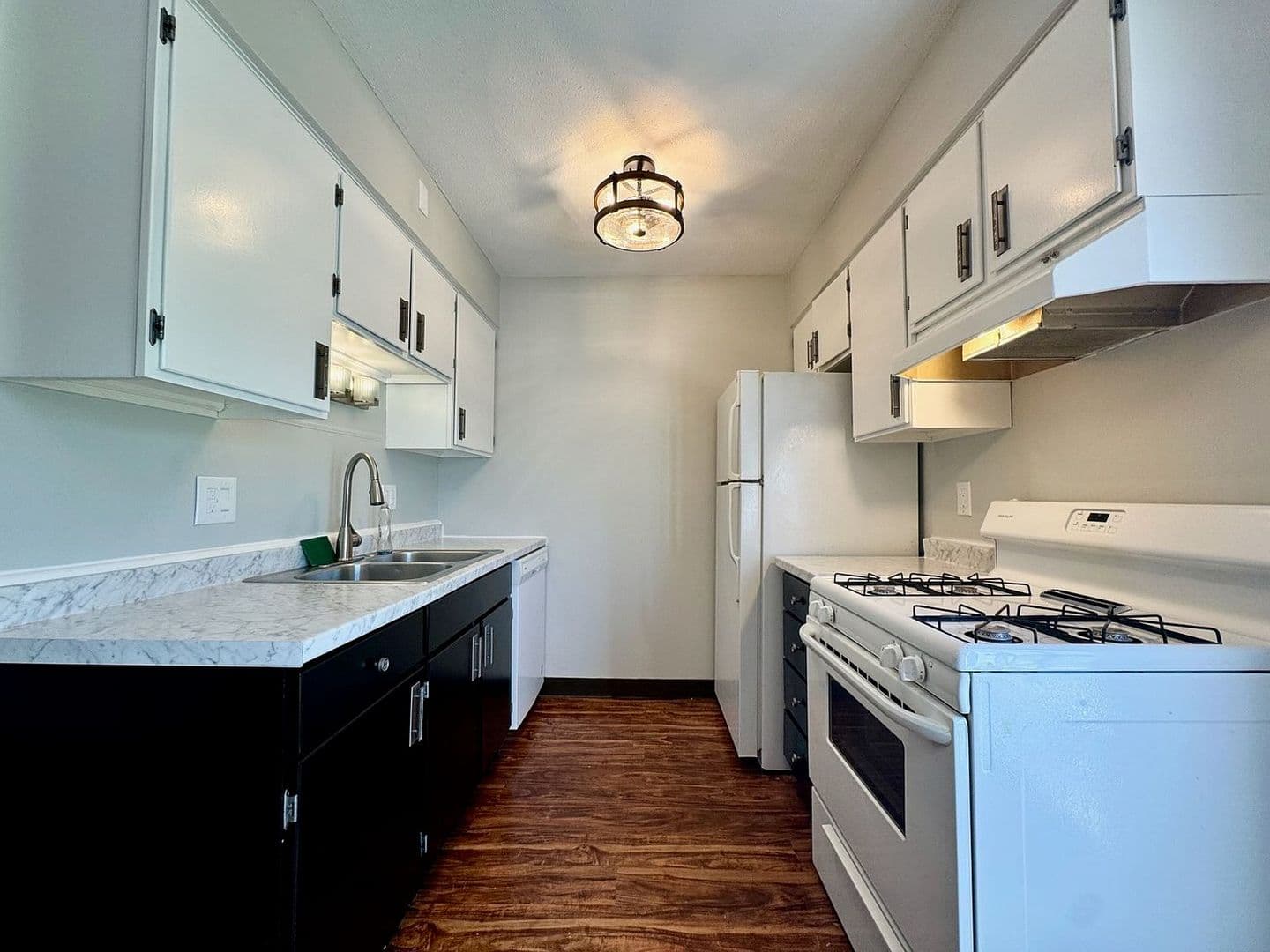 Erie Apartment: 804-810 Powell Ave
