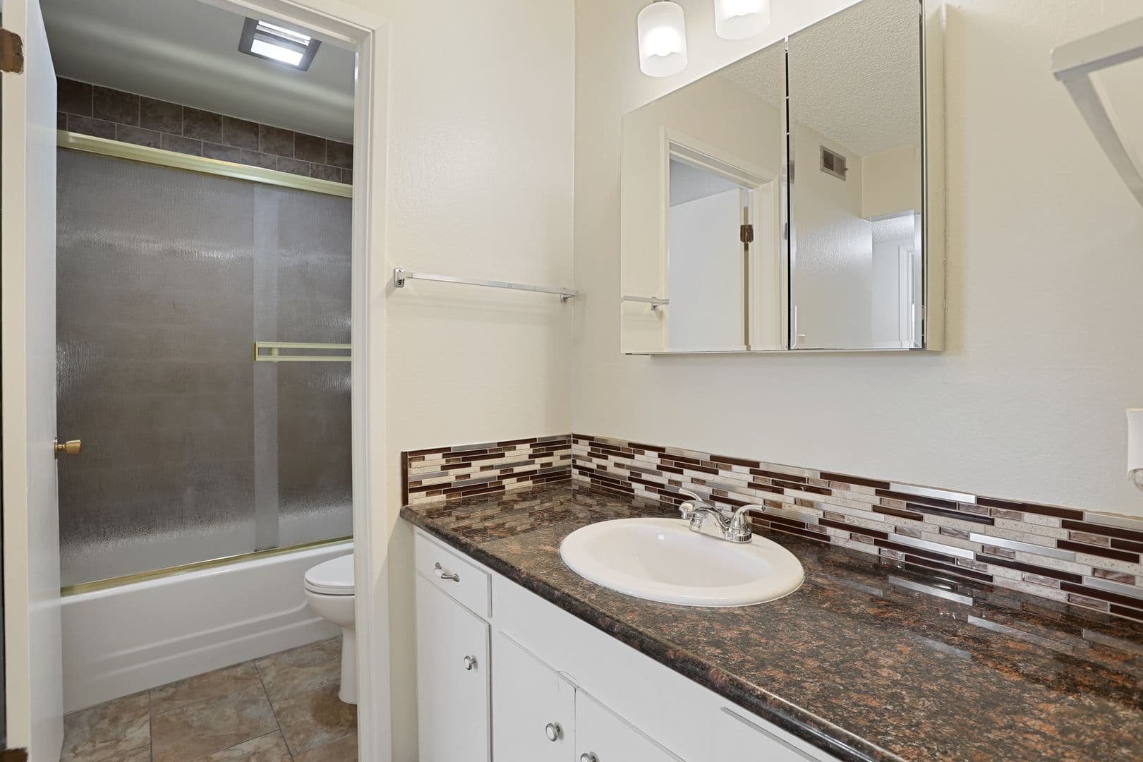 Lodi Apartment: 1301 W Lodi Ave