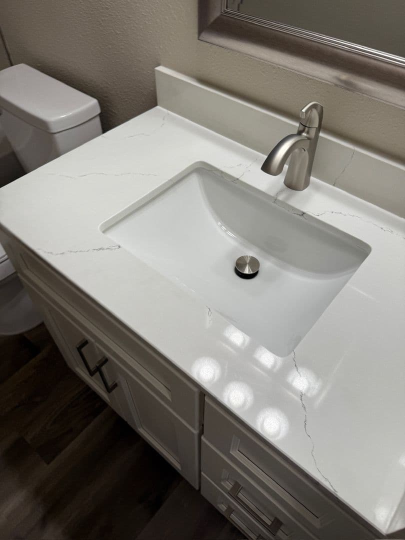 Lodi Apartment: 423 W. Elm St