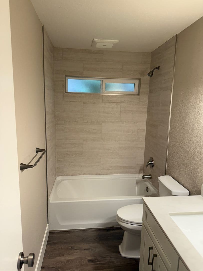 Lodi Apartment: 427 W. Elm St
