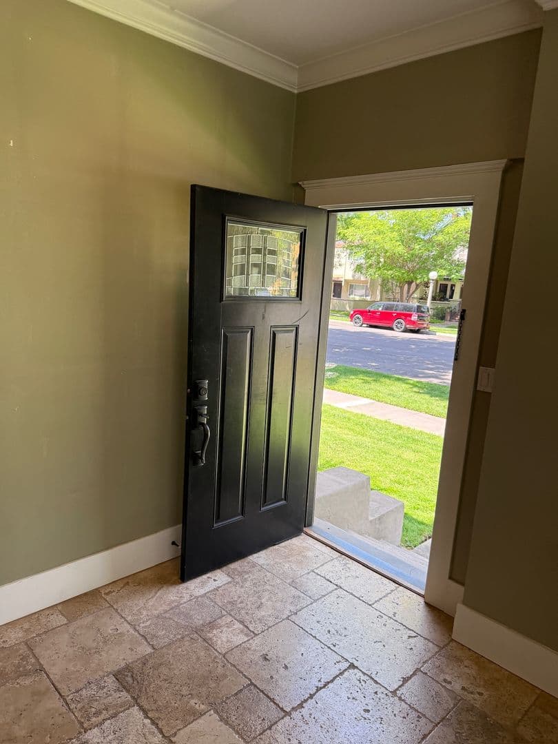 Lodi Apartment: 414 W. Oak St.