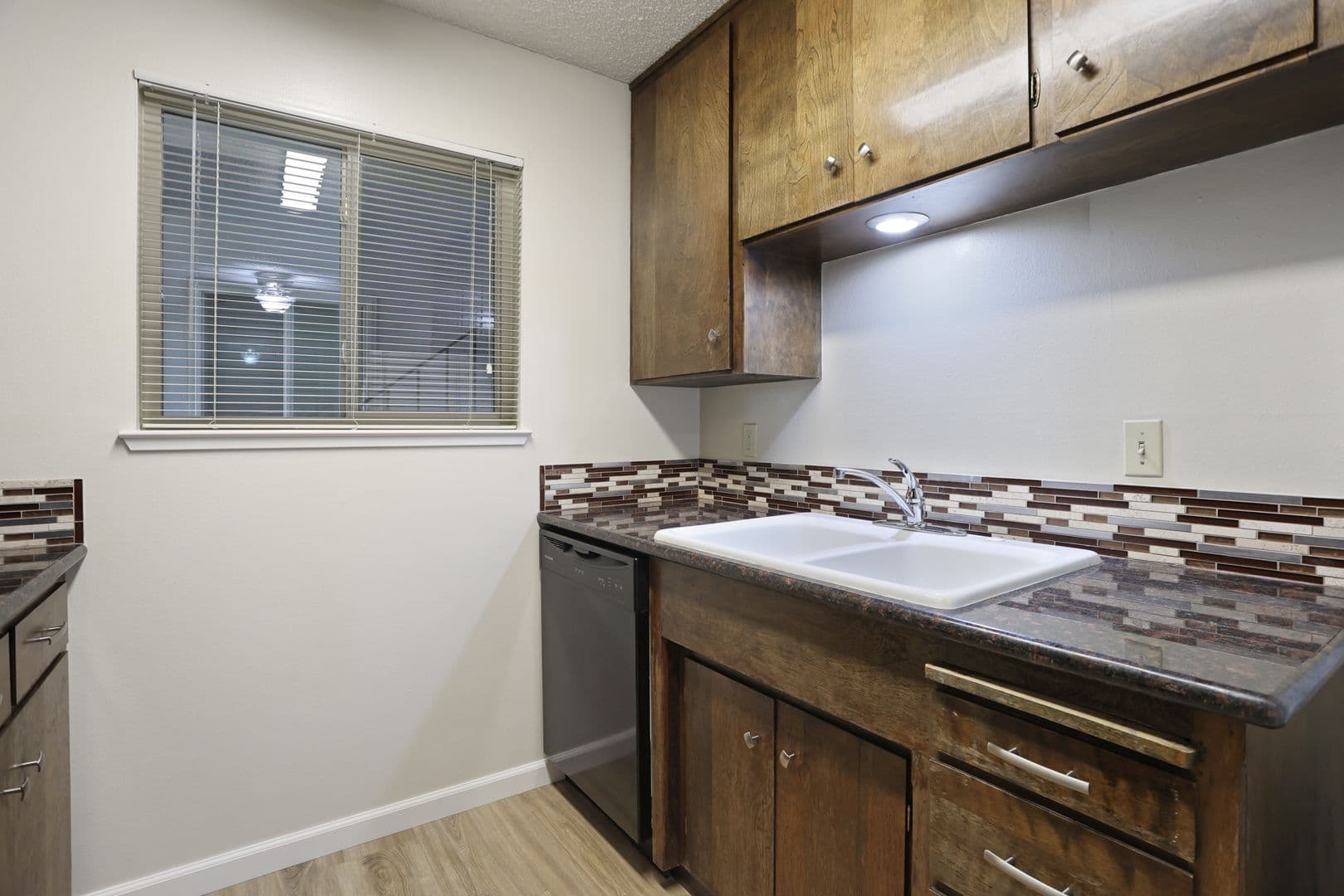 Lodi Apartment: 1301 W Lodi Ave