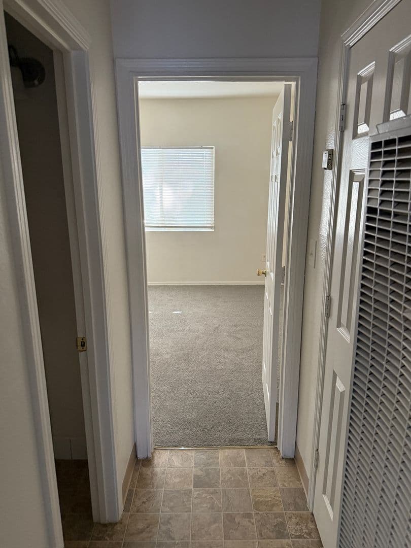 Lodi Apartment: 403 N. School St