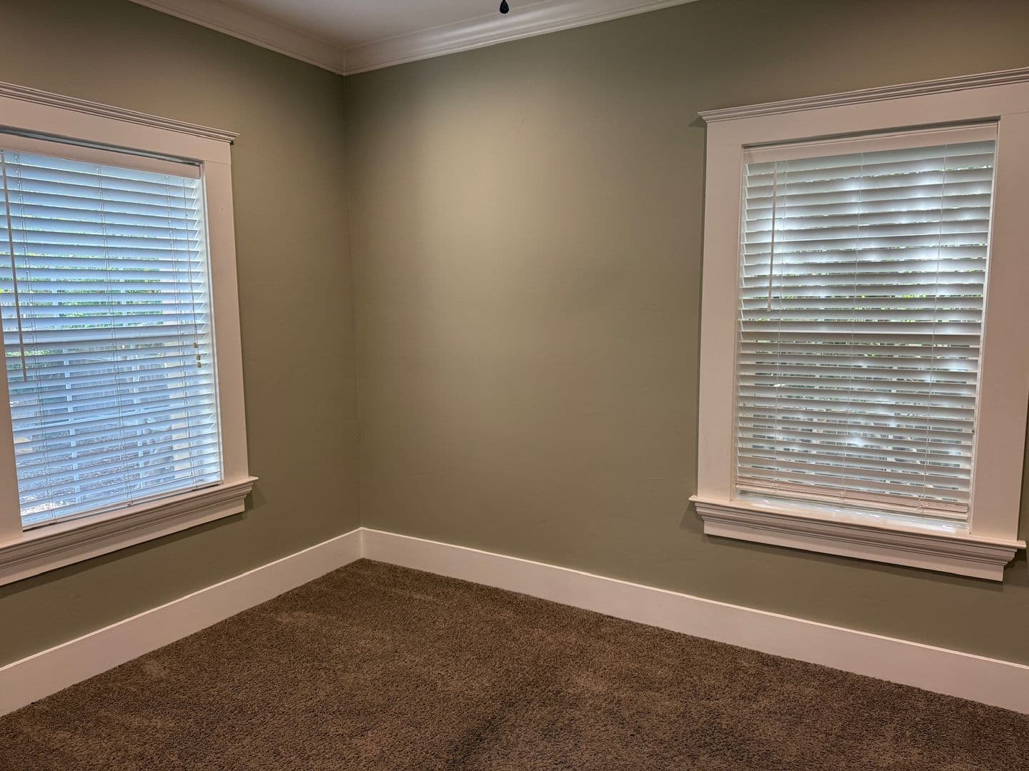 Lodi Apartment: 414 W. Oak St.