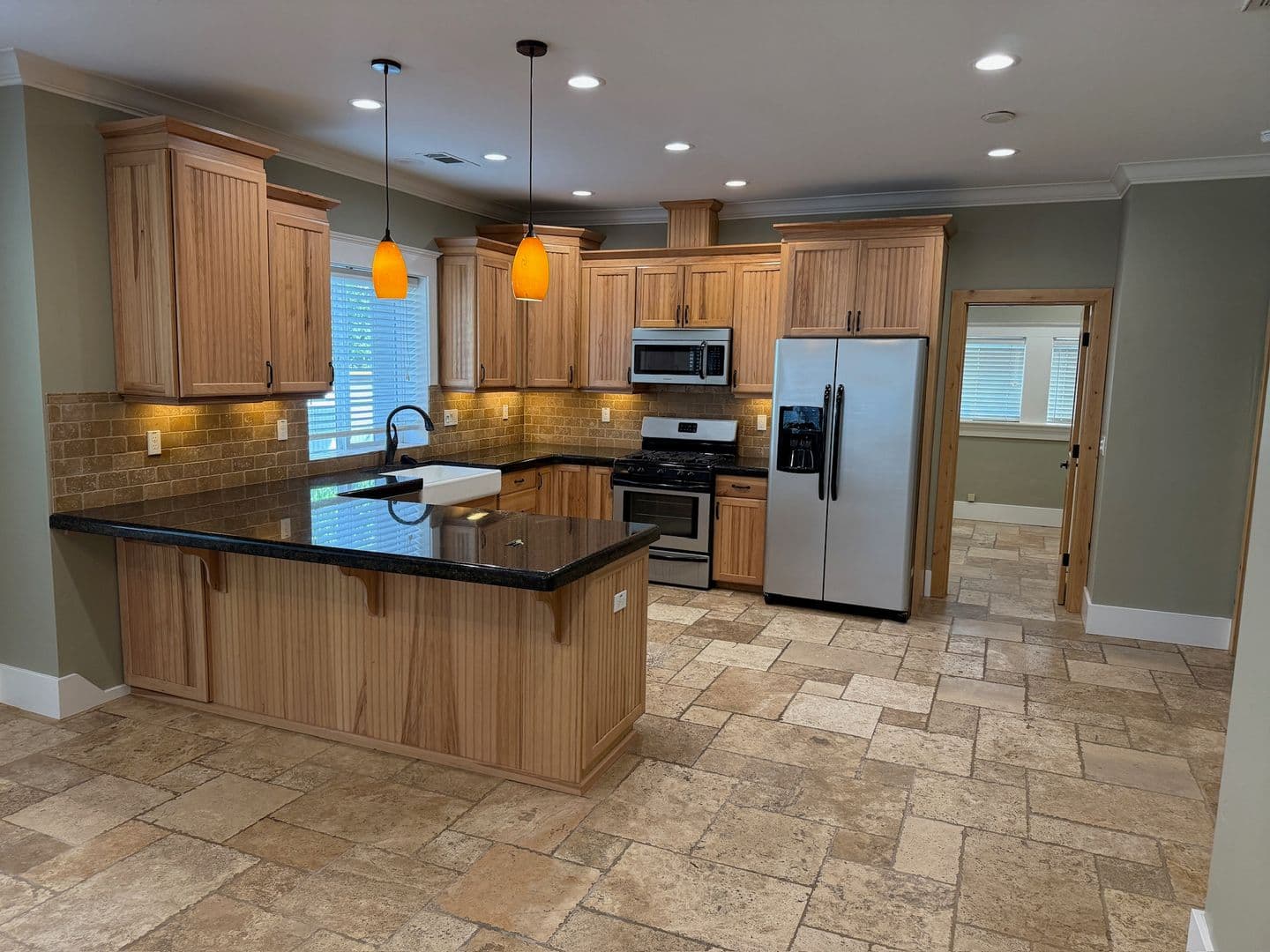 Lodi Apartment: 414 W. Oak St.
