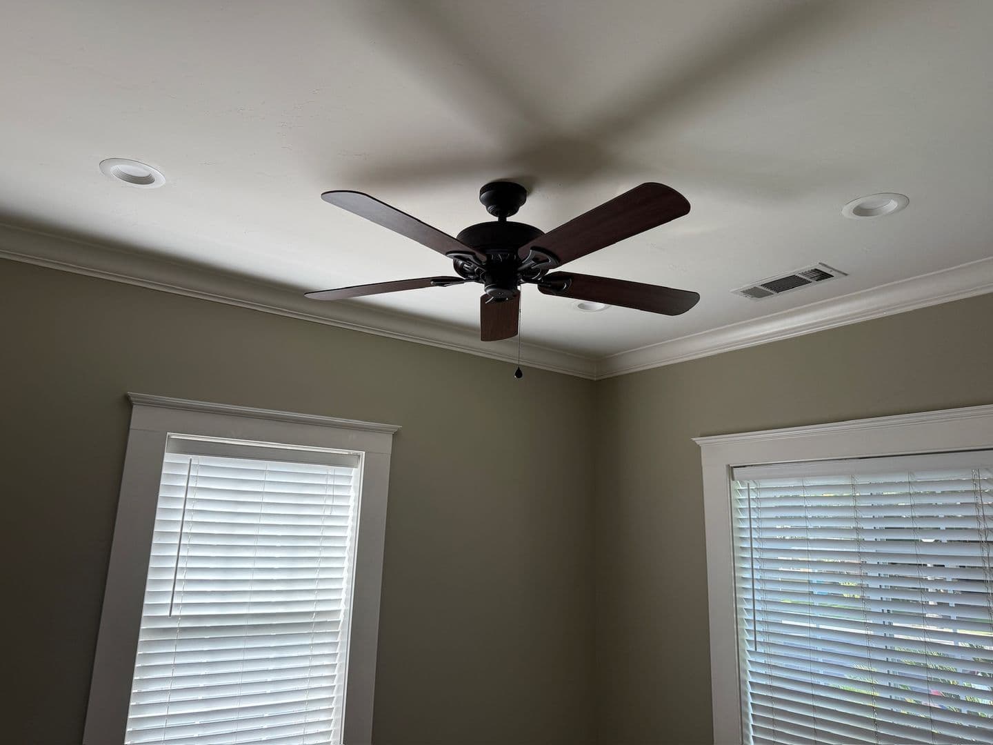 Lodi Apartment: 414 W. Oak St.
