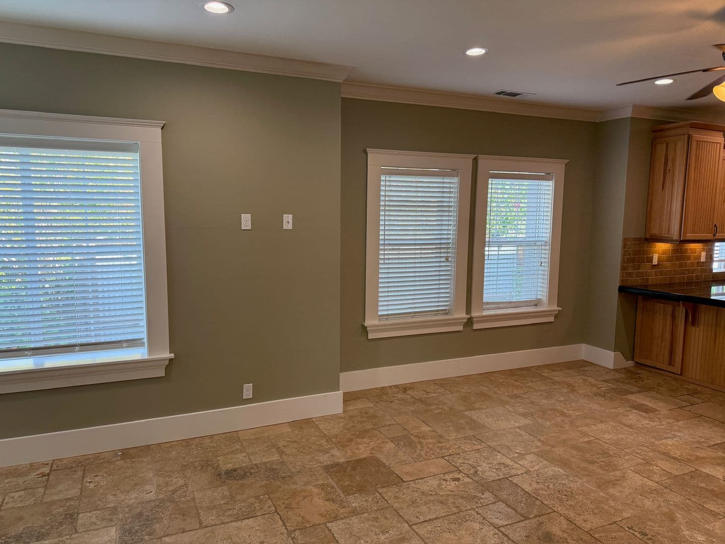 Lodi Apartment: 414 W. Oak St.