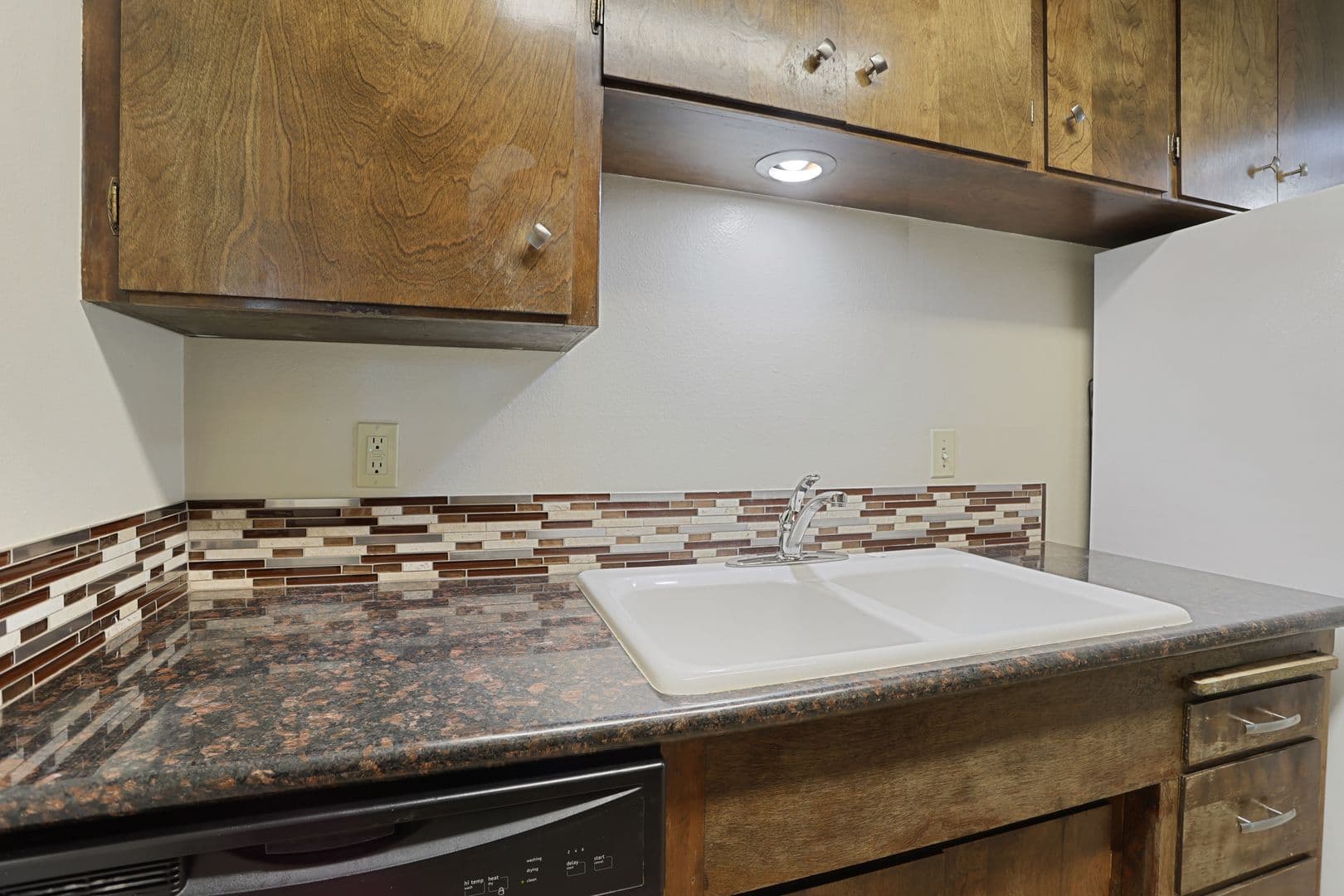 Lodi Apartment: 1301 W Lodi Ave