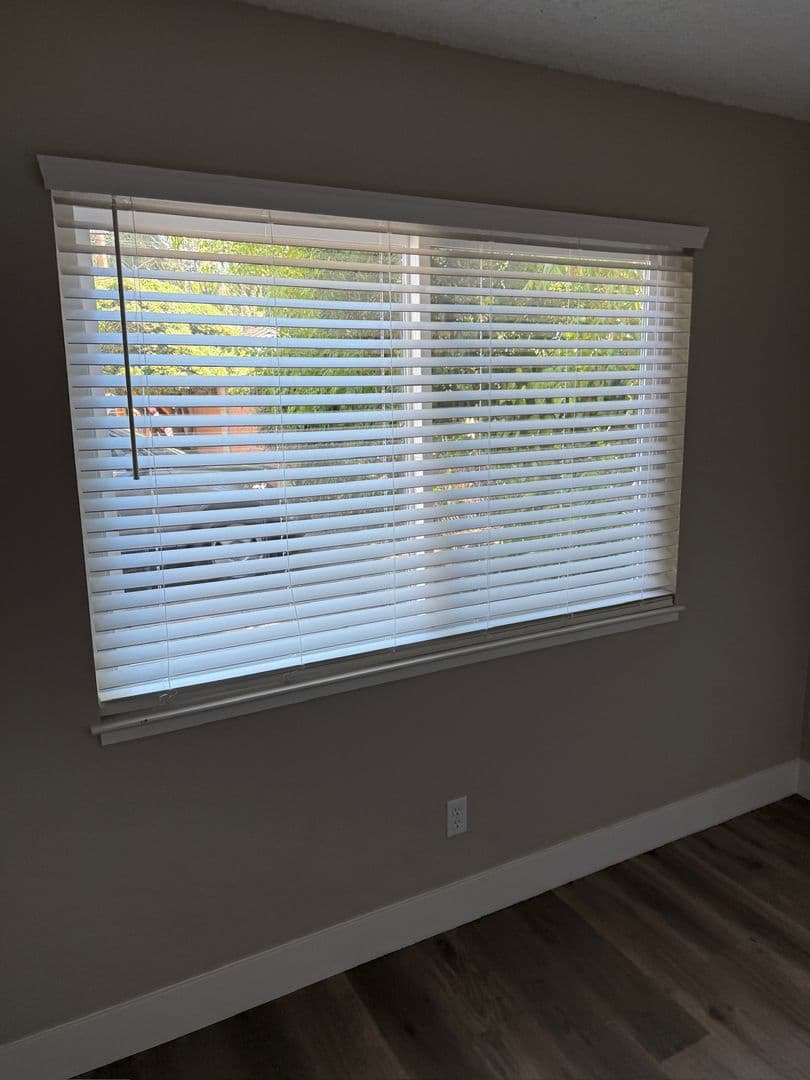 Lodi Apartment: 423 W. Elm St