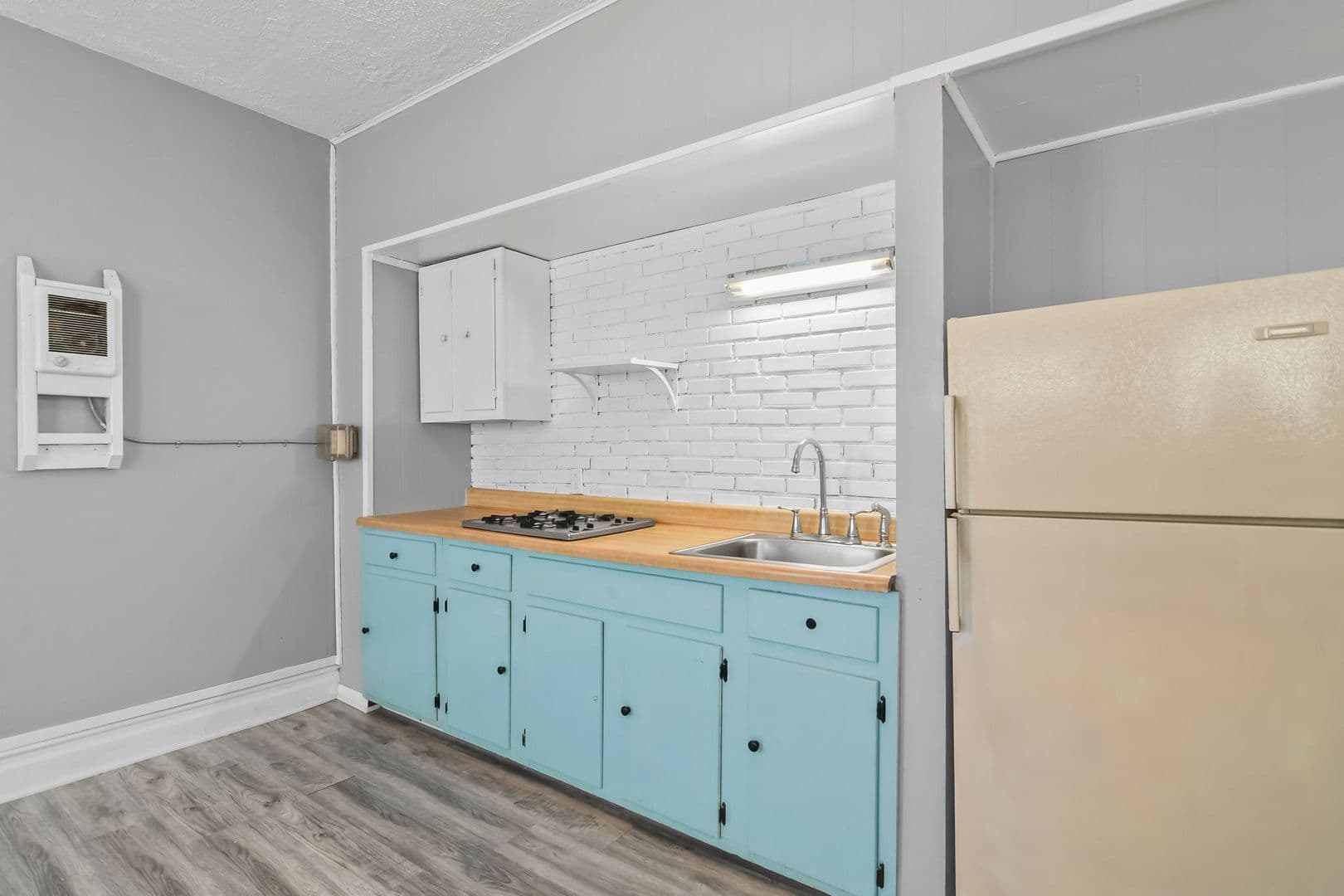 Springfield Apartment: 1301 Whittier Ave