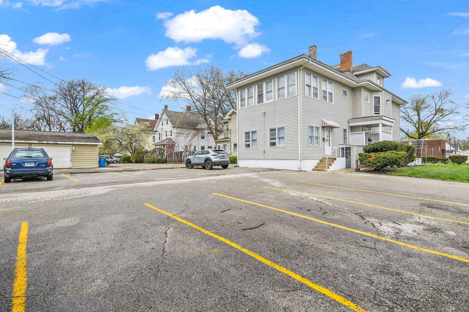 Springfield Apartment: 1301 Whittier Ave