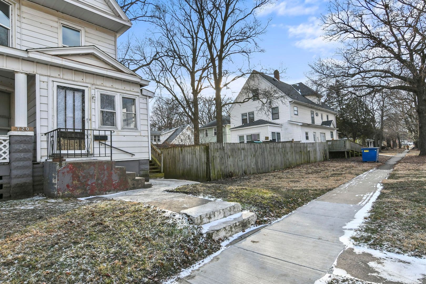 Springfield Apartment: 720 W Edwards St