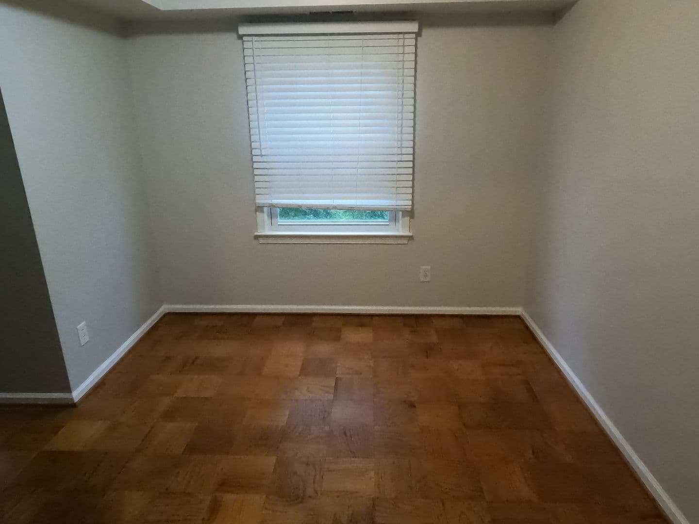 Warrenton Apartment: 394-404 Jackson St