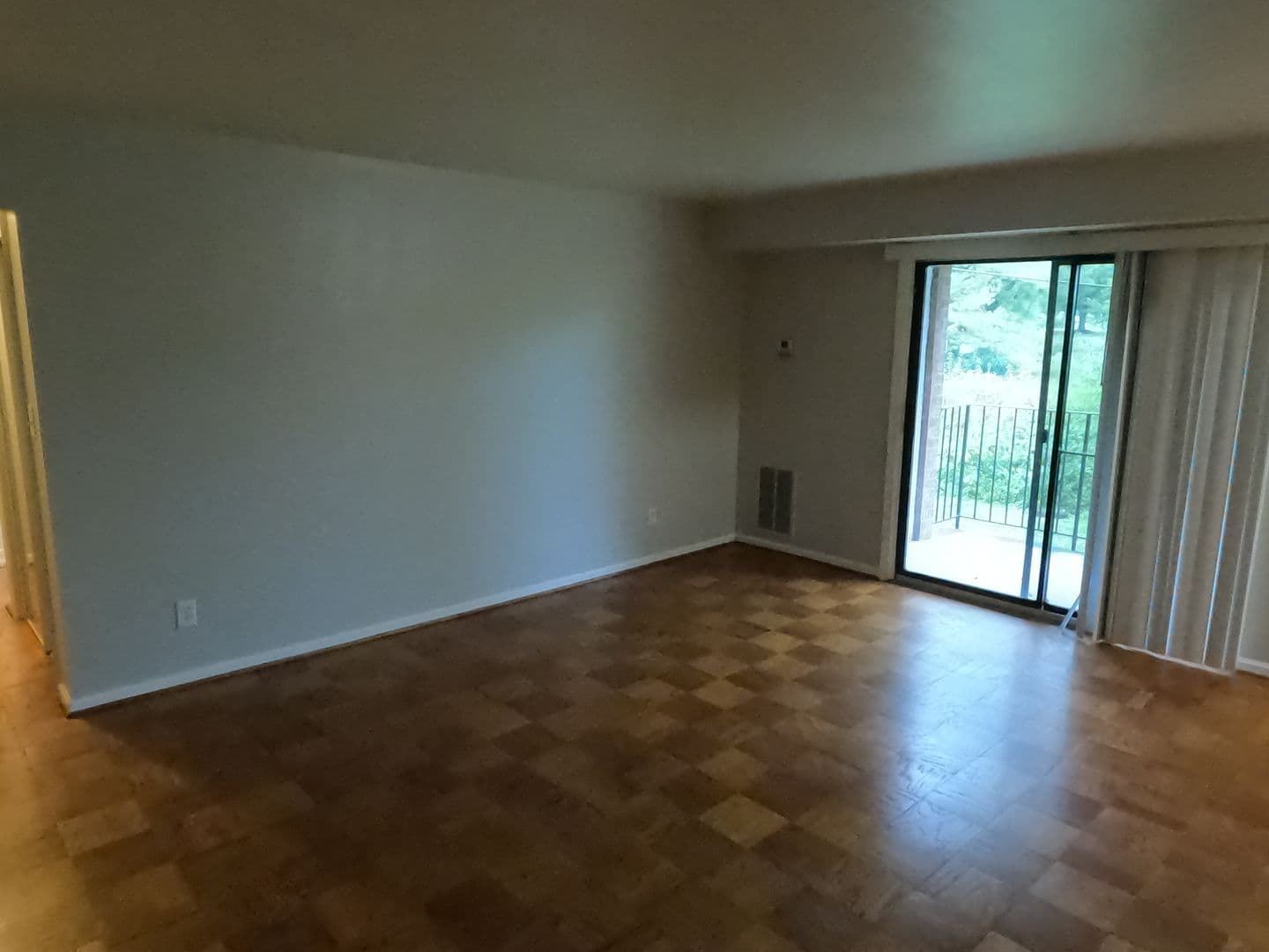 Warrenton Apartment: 394-404 Jackson St