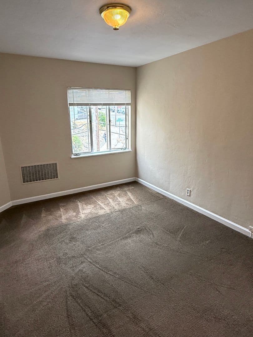 Oakland Apartment: 2201 Carroll Street