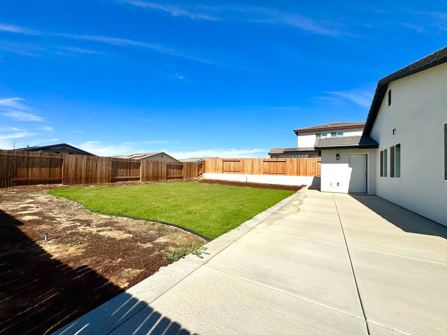 Bakersfield House: 618 Poinsettia