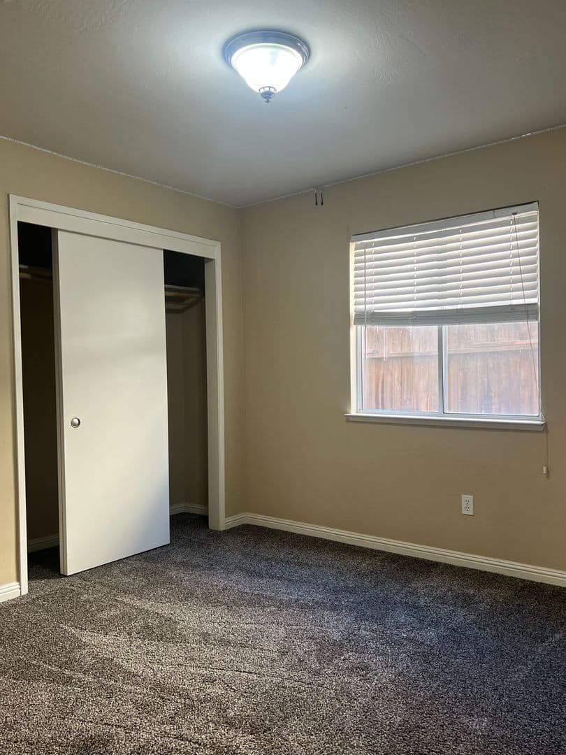 Bakersfield House: 4326 Stride Way