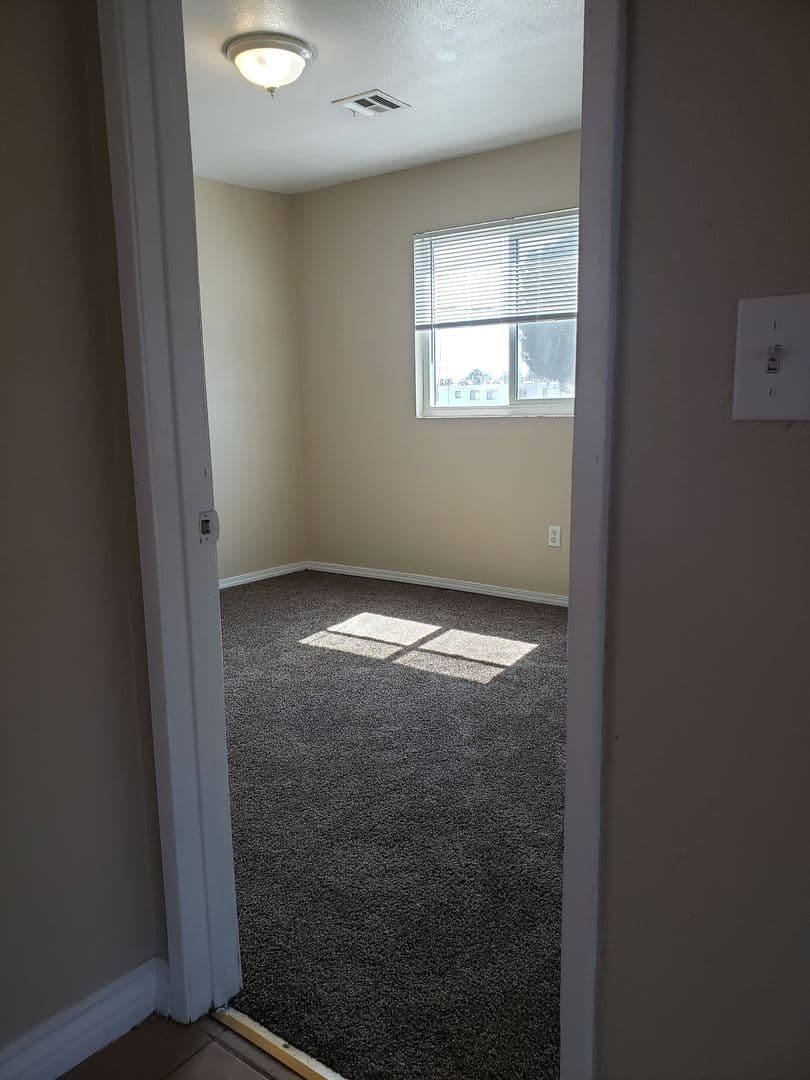 Bakersfield Apartment: 1107 L Street
