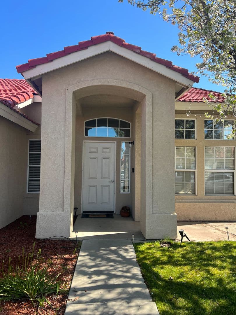 Bakersfield House: 4326 Stride Way
