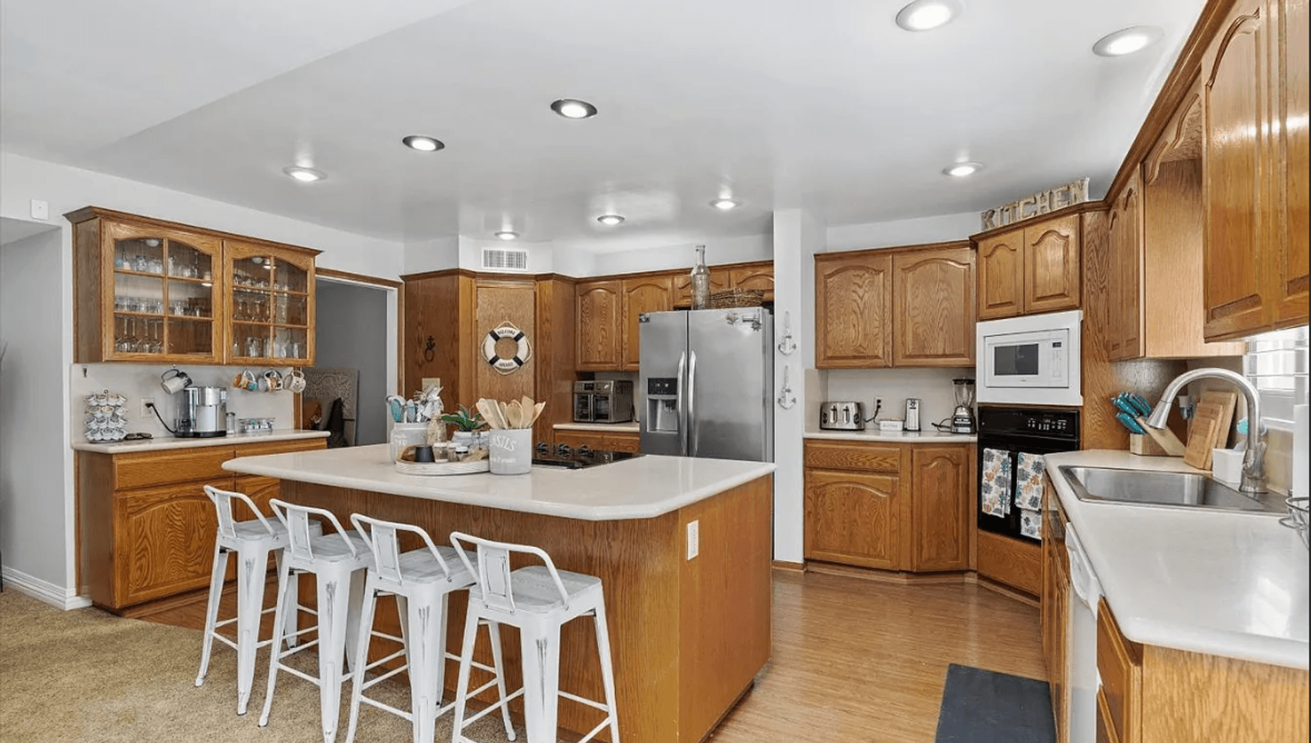 Bakersfield House: 3200 El Encanto Ct