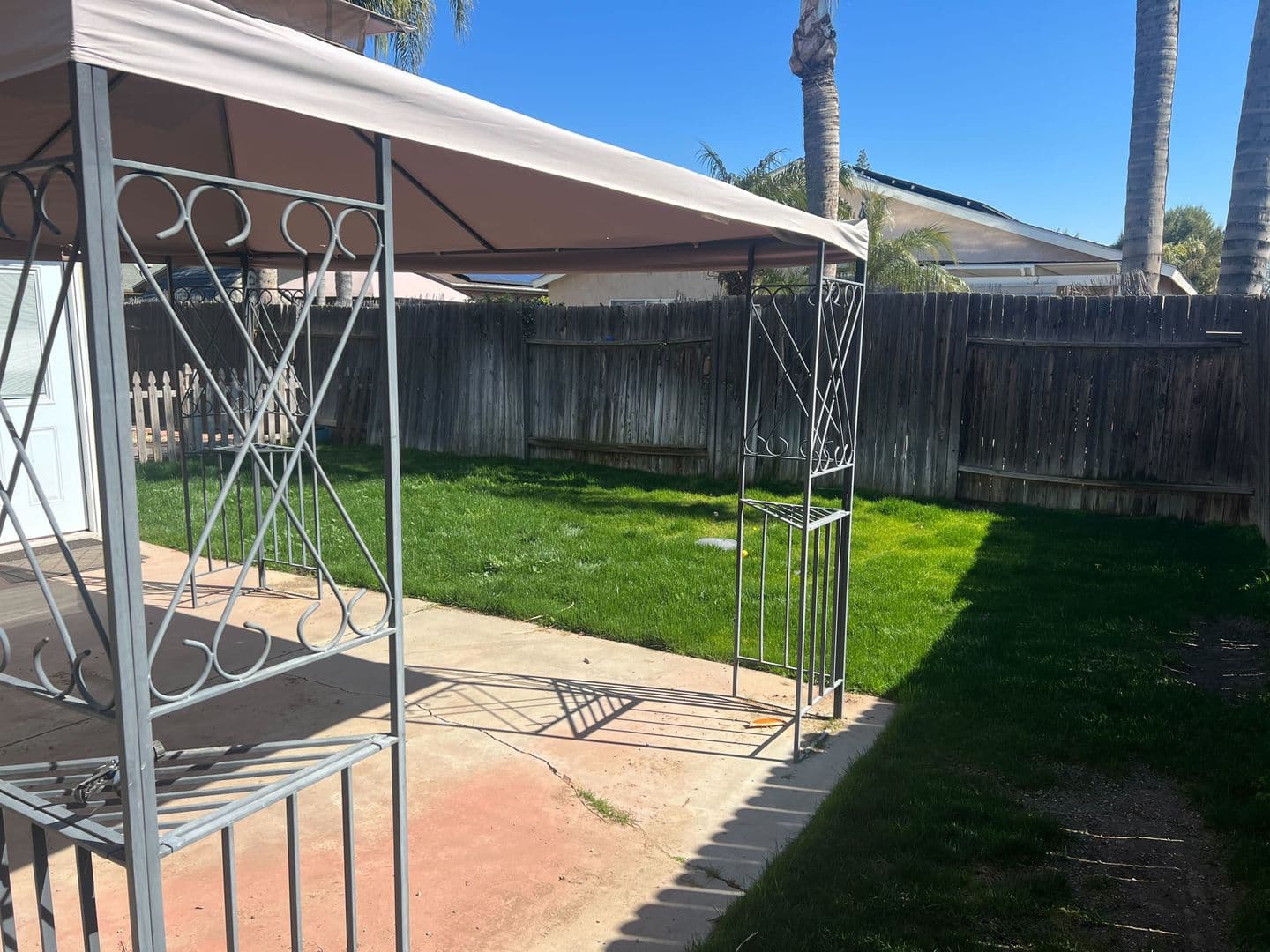 Bakersfield House: 4326 Stride Way