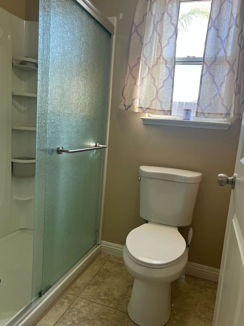 Bakersfield House: 4326 Stride Way