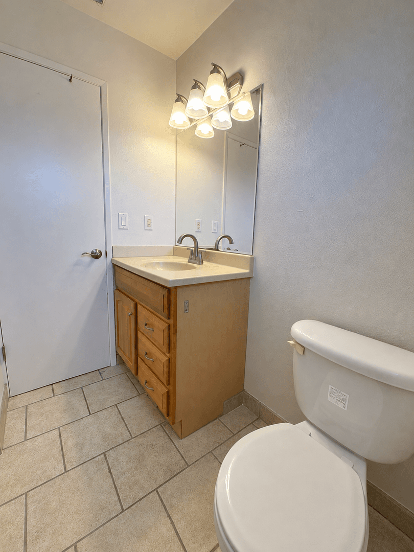 Bakersfield House: 609 Taylor St