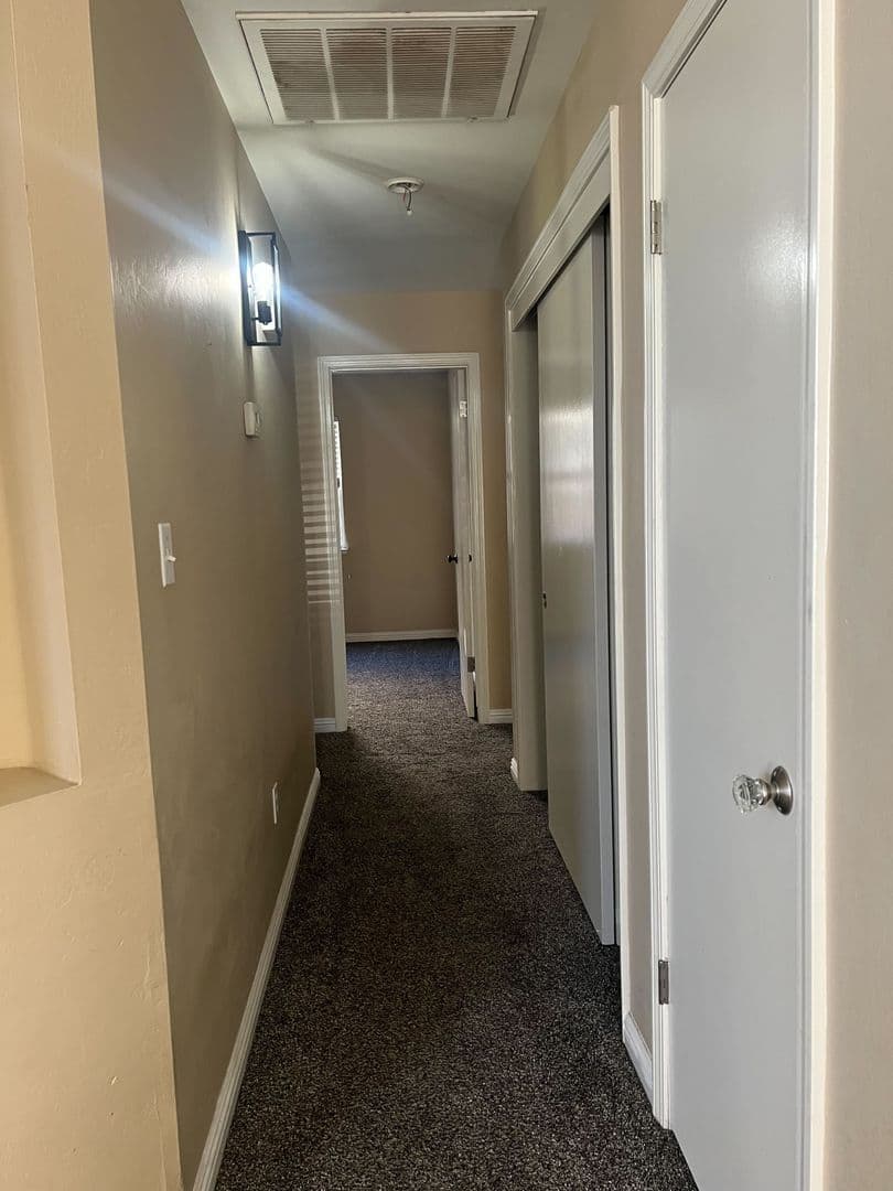 Bakersfield House: 4326 Stride Way