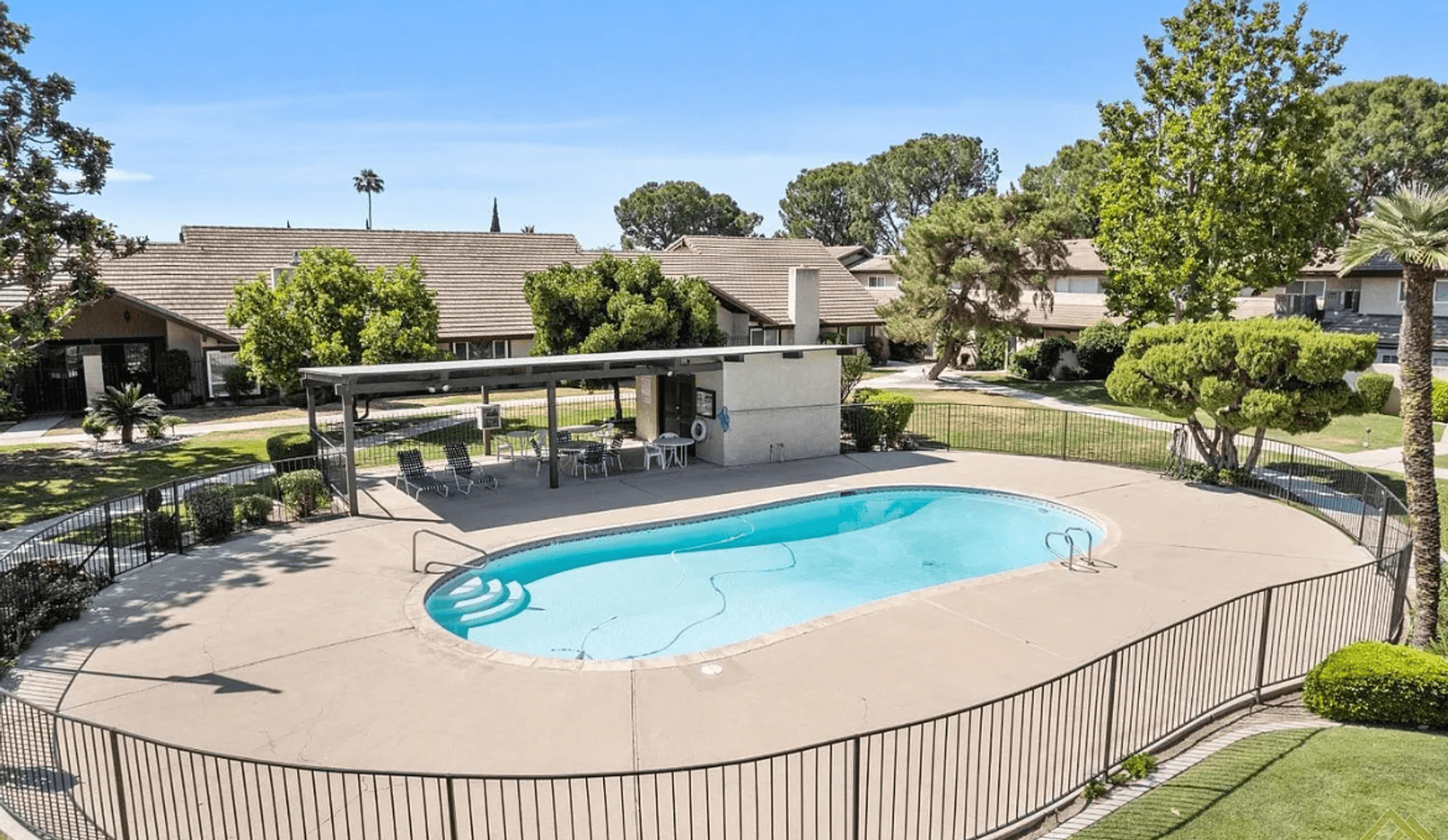 Bakersfield House: 3200 El Encanto Ct