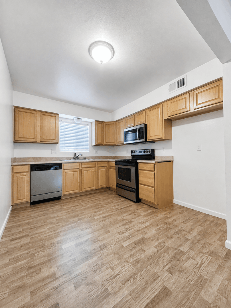 Bakersfield House: 609 Taylor St