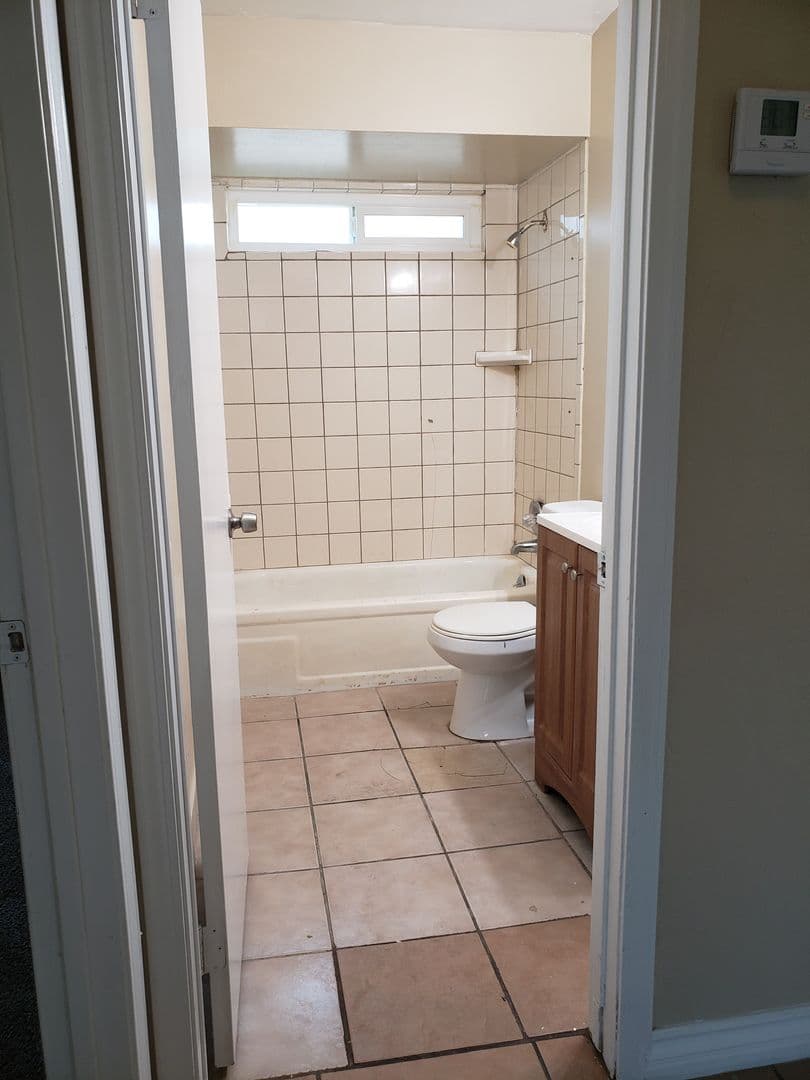 Bakersfield Apartment: 1107 L Street