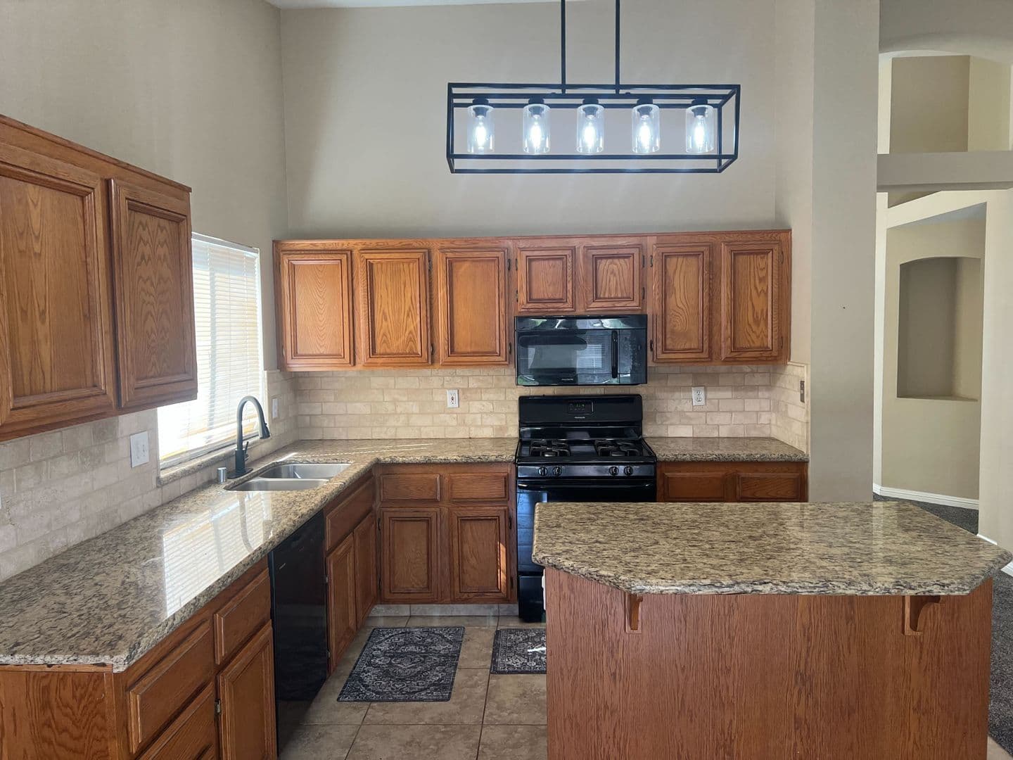 Bakersfield House: 4326 Stride Way