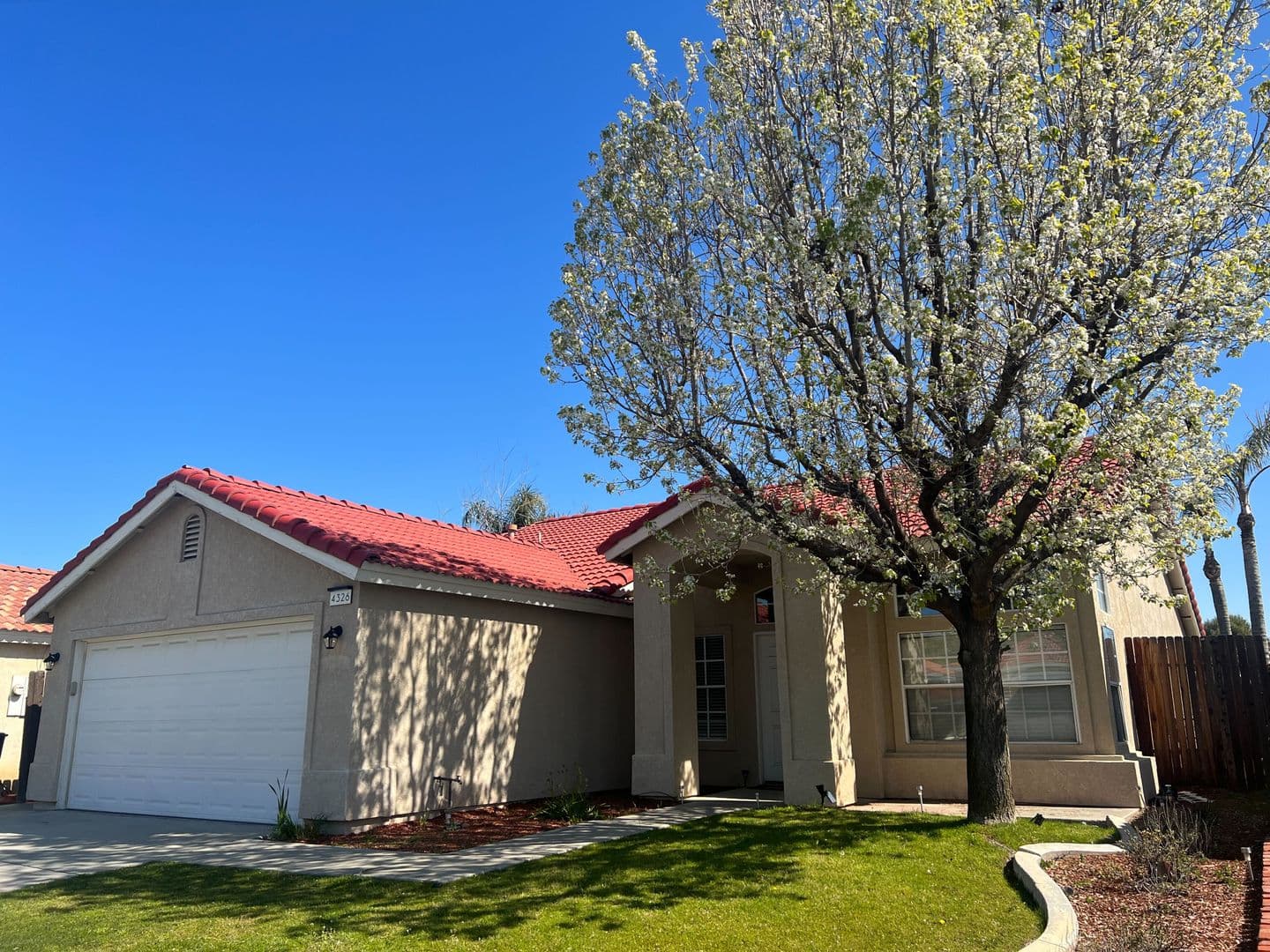 Bakersfield House: 4326 Stride Way
