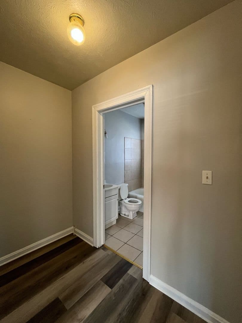 Columbus Apartment: 4317 Third Avenue
