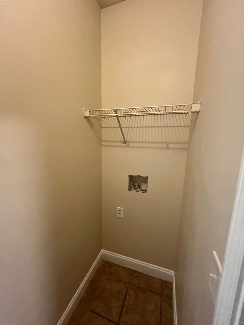 Columbus Apartment: 1346 Buena Vista Road